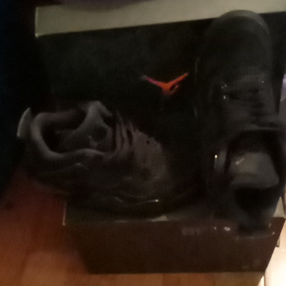 Nike Flight Air Jordans All Black Size 4 Boys.